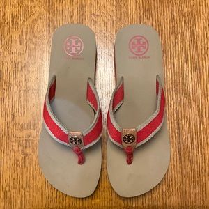 Tory Burch Ray Wedge Flip Flop Red/Tan Size 10